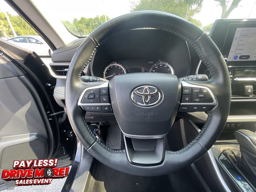 Used 2023 Toyota Highlander SUV