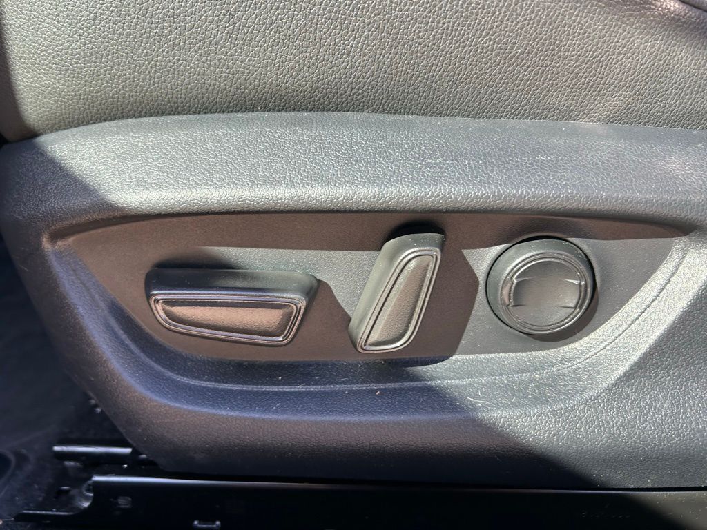 Thumbnail: 2025 Toyota Camry - 16