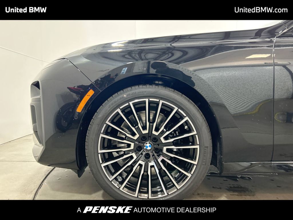 Thumbnail: 2025 BMW 7 Series - 10