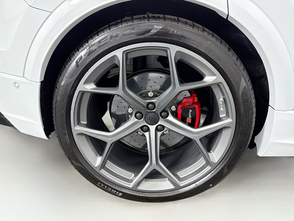 Thumbnail: 2026 Audi RS Q8 - 32