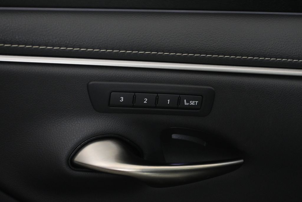 Thumbnail: 2023 Lexus ES - 29