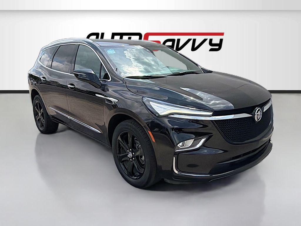 2023 Buick Enclave Essence's photo