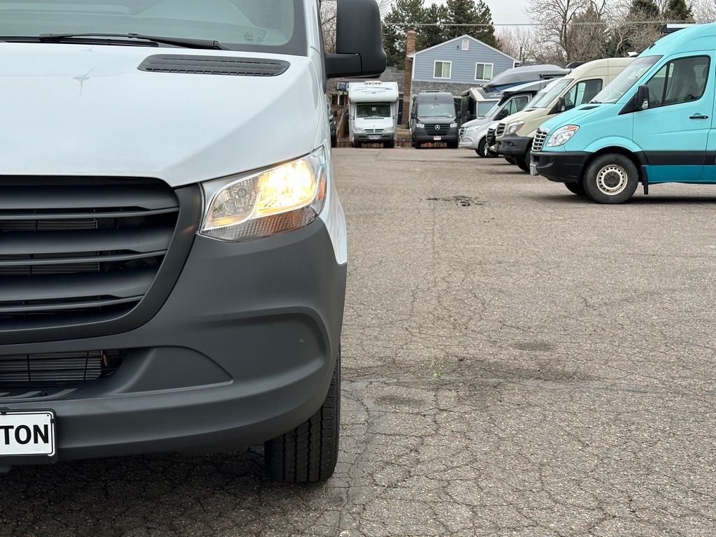 2024 Mercedes-Benz Sprinter 2500 Cargo 144 WB 9