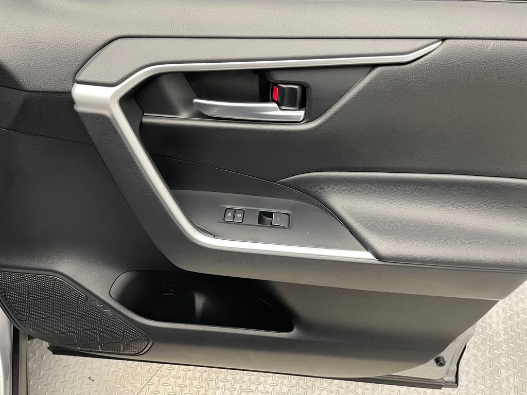 Thumbnail: 2025 Toyota RAV4 - 15