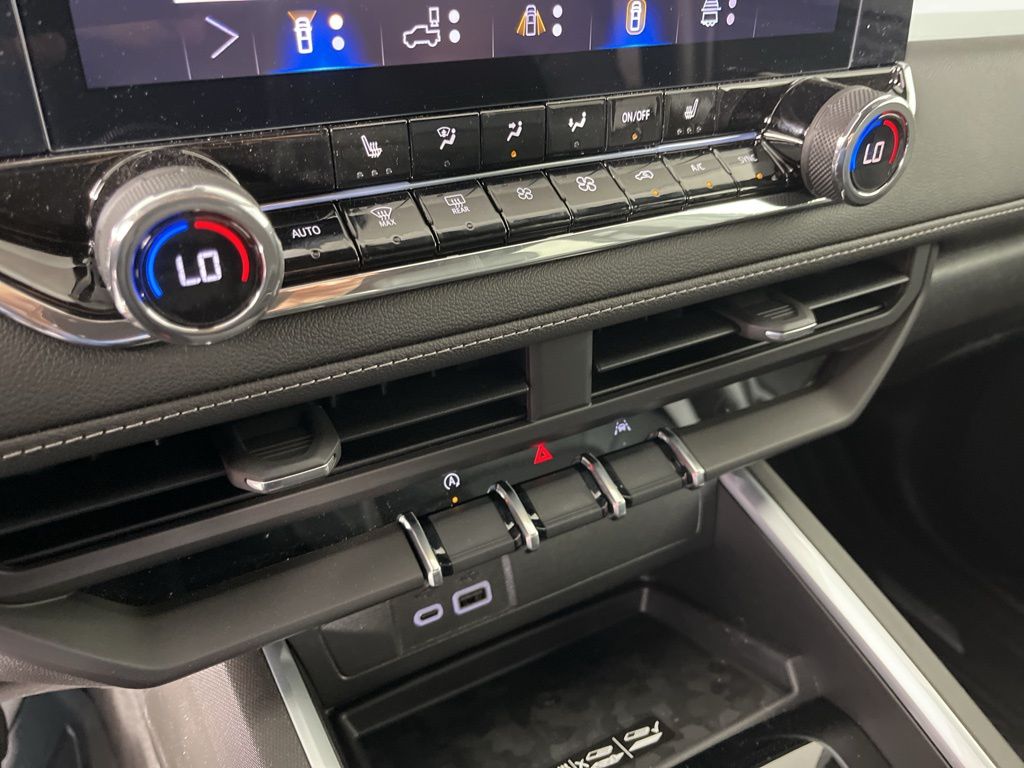 Thumbnail: 2026 Chevrolet Colorado - 30