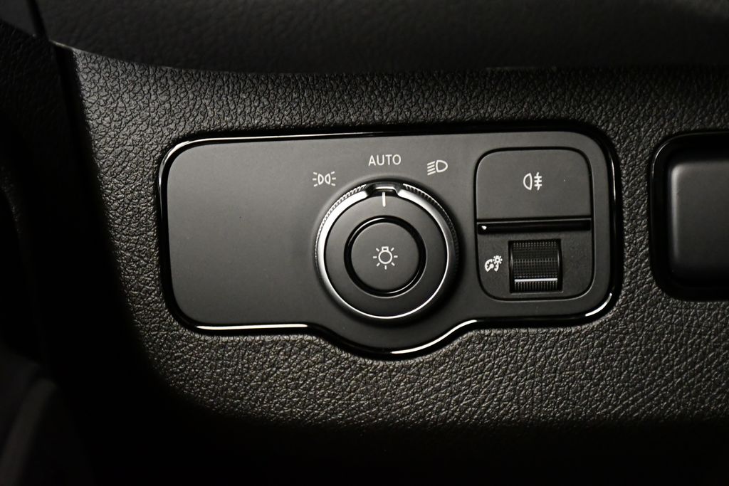 Thumbnail: 2026 Mercedes-Benz Sprinter - 11