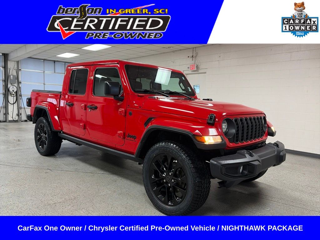 Red Clearcoat 2024 Jeep Gladiator Pickup Truck Four-Wheel Drive 8-Speed Automatic