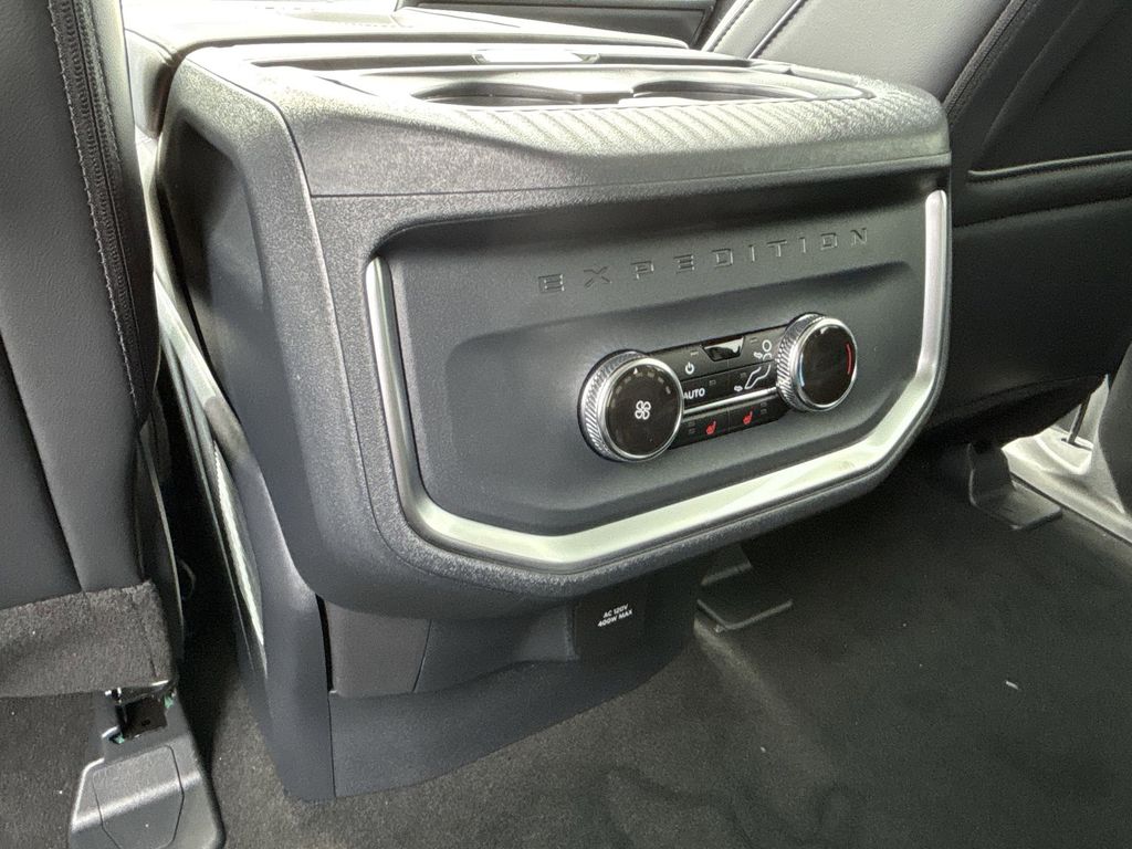 New 2026 Glacier Gray Metallic Tri-Coat Ford MAX Platinum® image 23