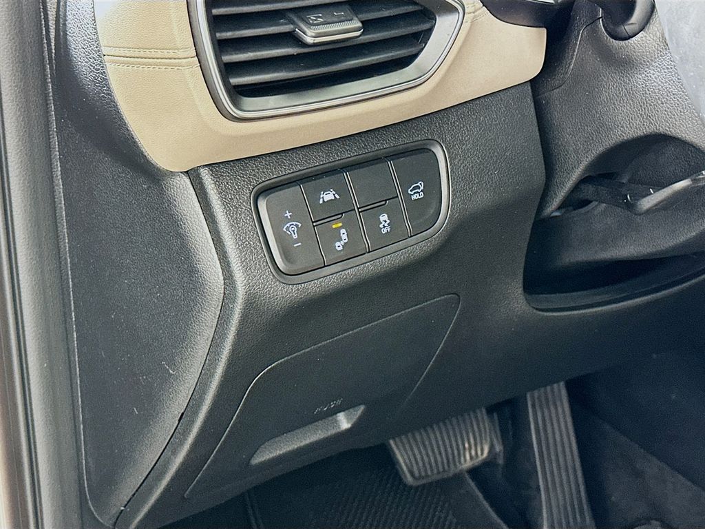 Thumbnail: 2019 Hyundai Santa Fe - 10