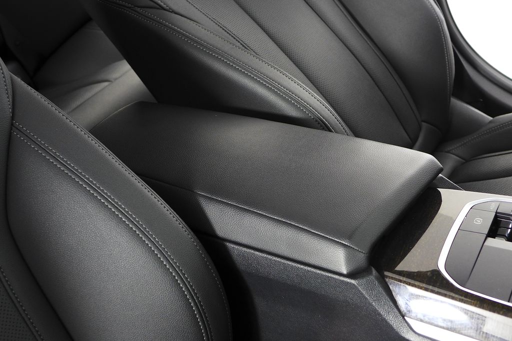 Thumbnail: 2023 BMW i4 - 16