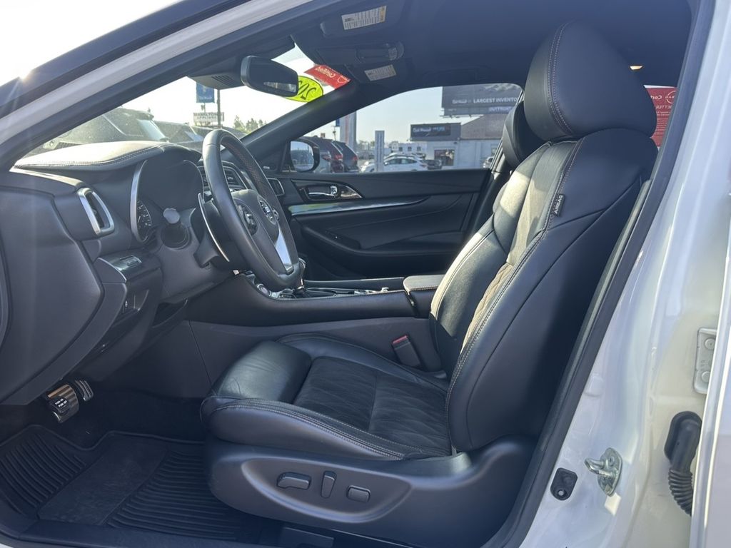 2020 Nissan Maxima SR