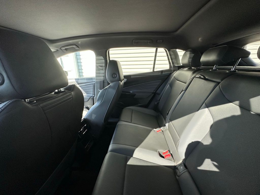 Used 2023 Gray Volkswagen Pro S image 9