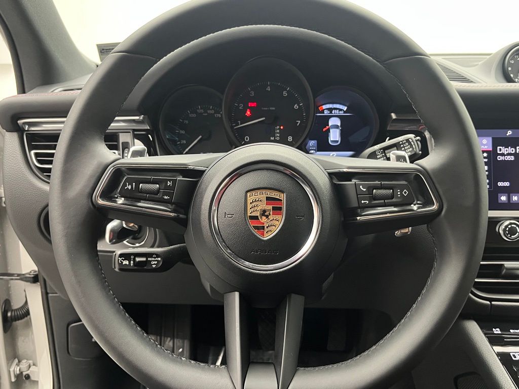 Thumbnail: 2025 Porsche Macan - 12