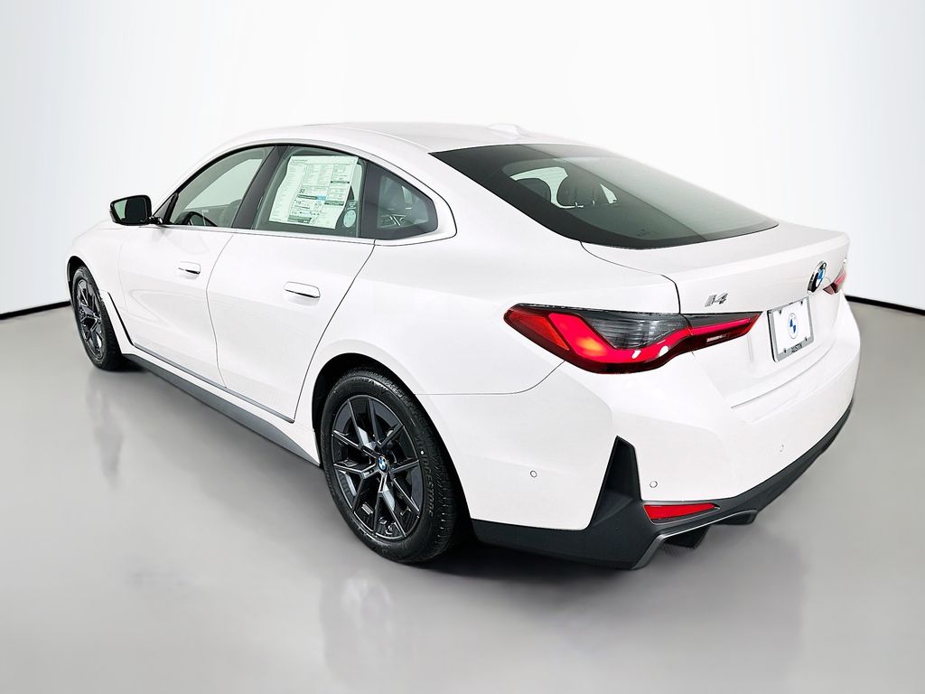 Thumbnail: 2026 BMW i4 - 7