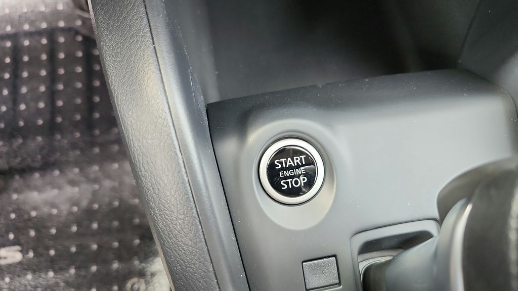 2025 Nissan Kicks Play