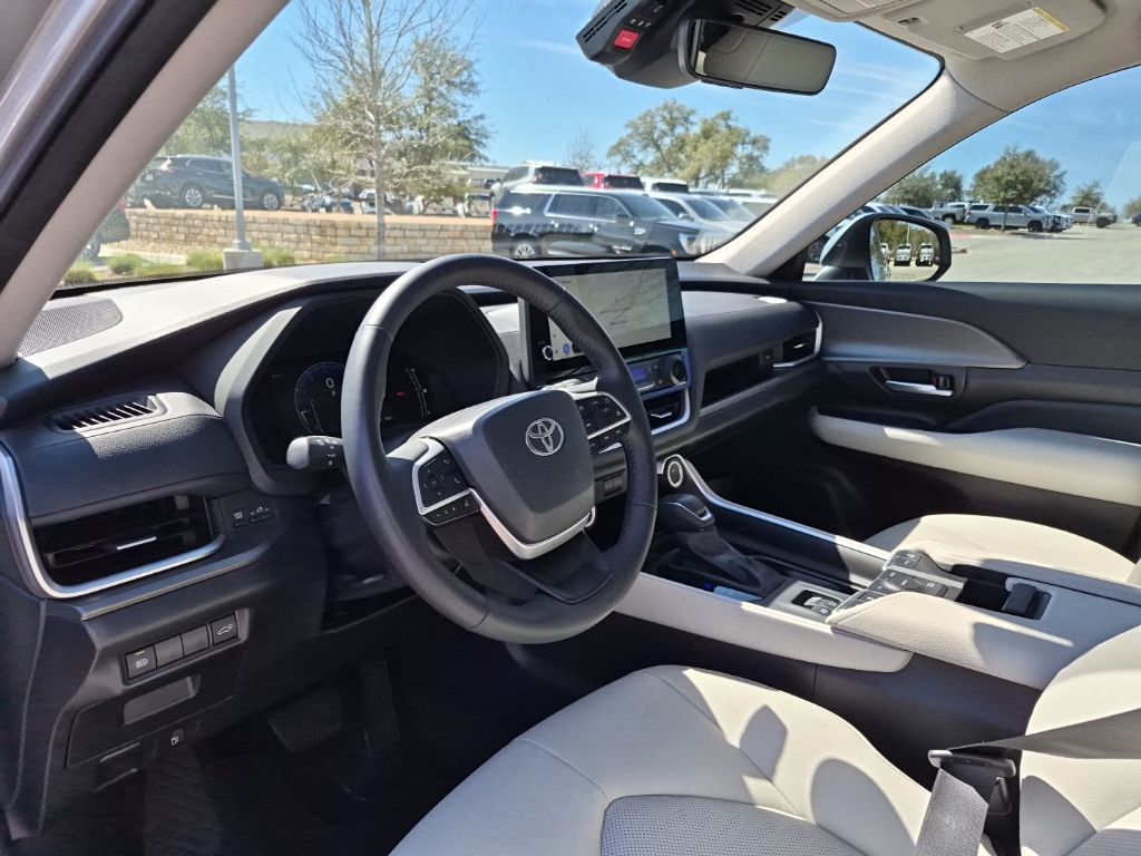 Used Car 2024 Toyota Grand Highlander  Xle For Sale Under $50,000 In Austin, Texas