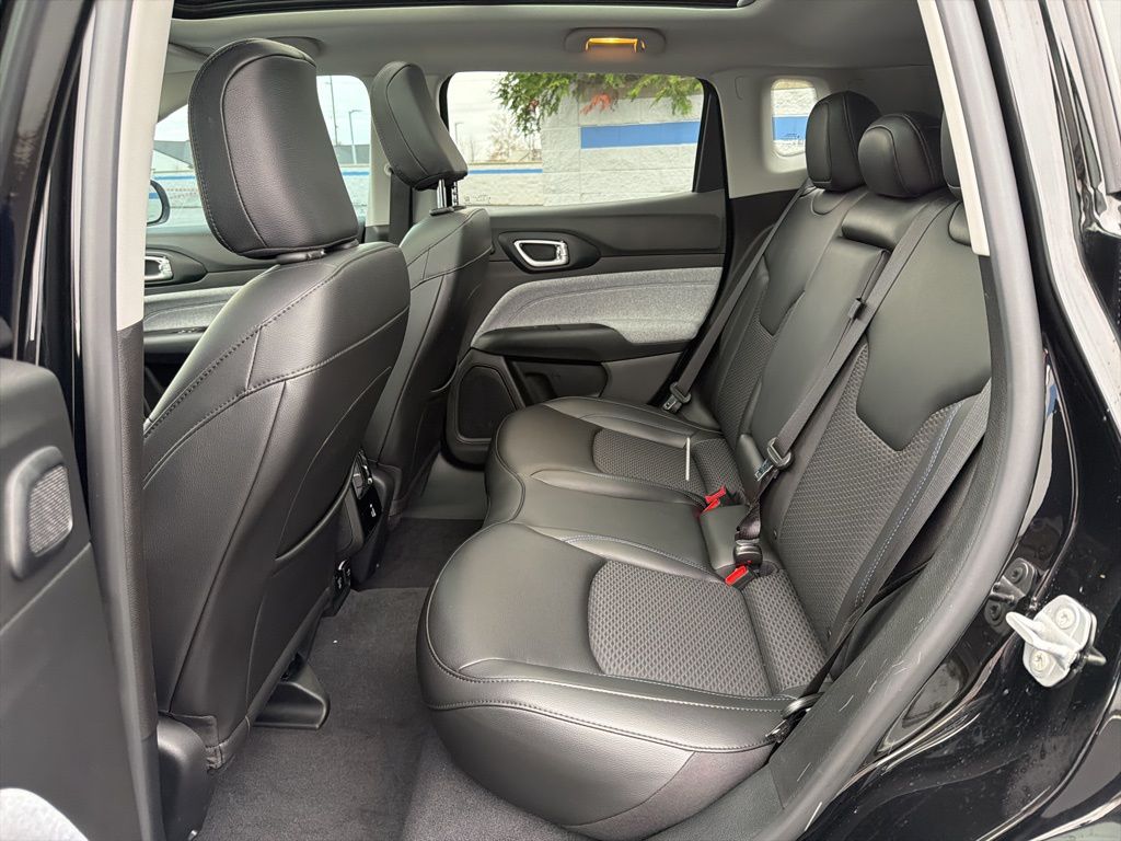 Thumbnail: 2022 Jeep Compass - 20