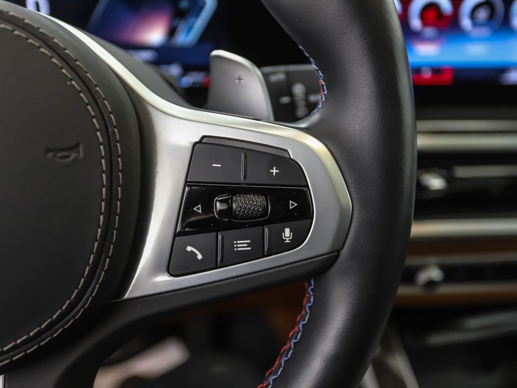 Thumbnail: 2023 BMW X7 - 13