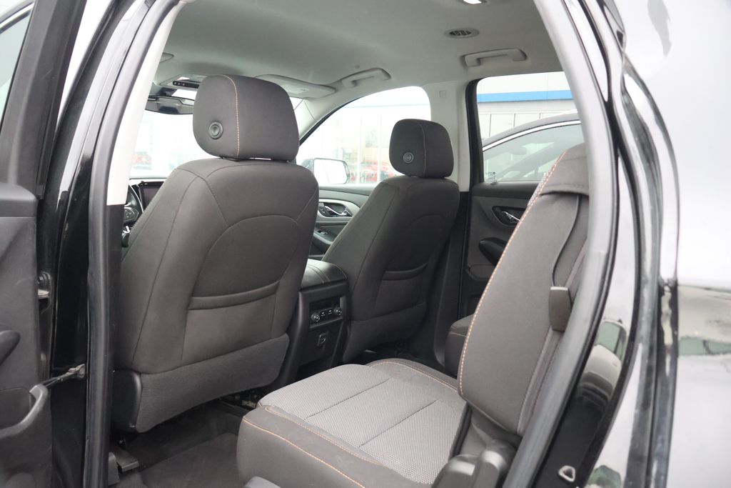Thumbnail: 2018 Chevrolet Traverse - 32