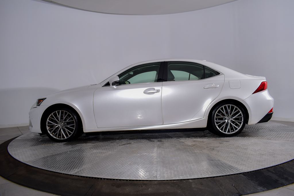 Thumbnail: 2018 Lexus IS - 2