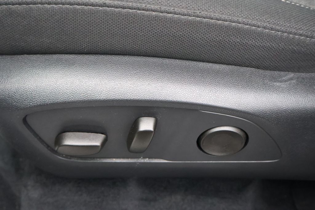 Thumbnail: 2025 GMC Acadia - 14