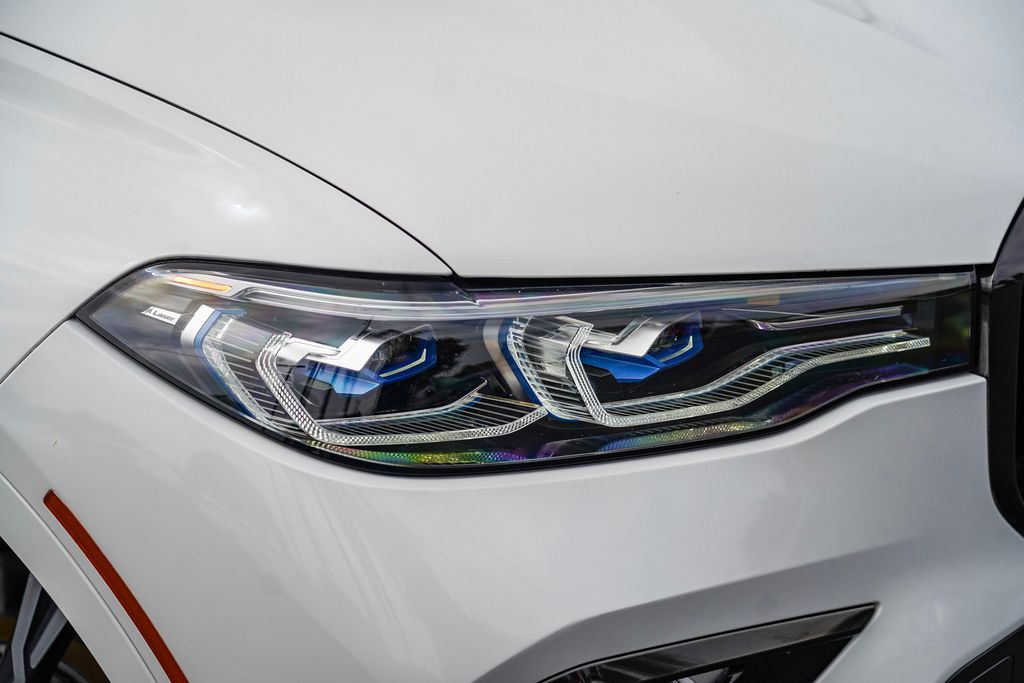 2021 BMW X7 M50i 2