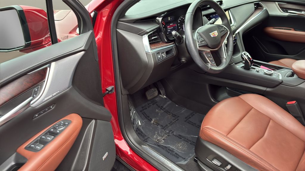 used 2023 Cadillac XT5 car, priced at $33,300