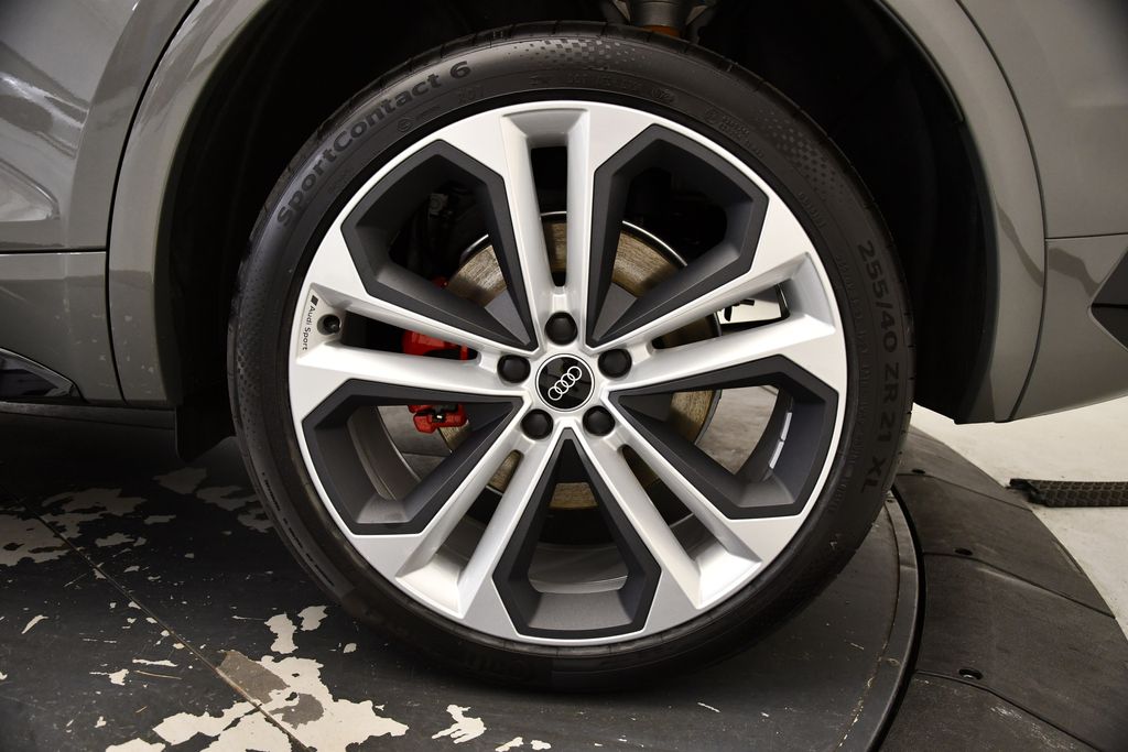 Thumbnail: 2025 Audi Q5 - 15