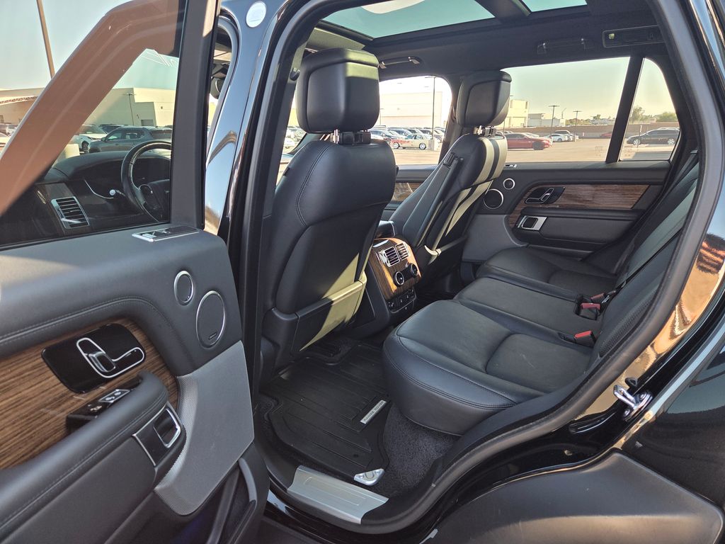 Thumbnail: 2018 Land Rover Range Rover - 3