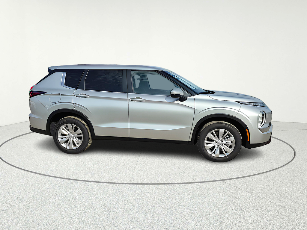 2026 Mitsubishi Outlander ES - 7