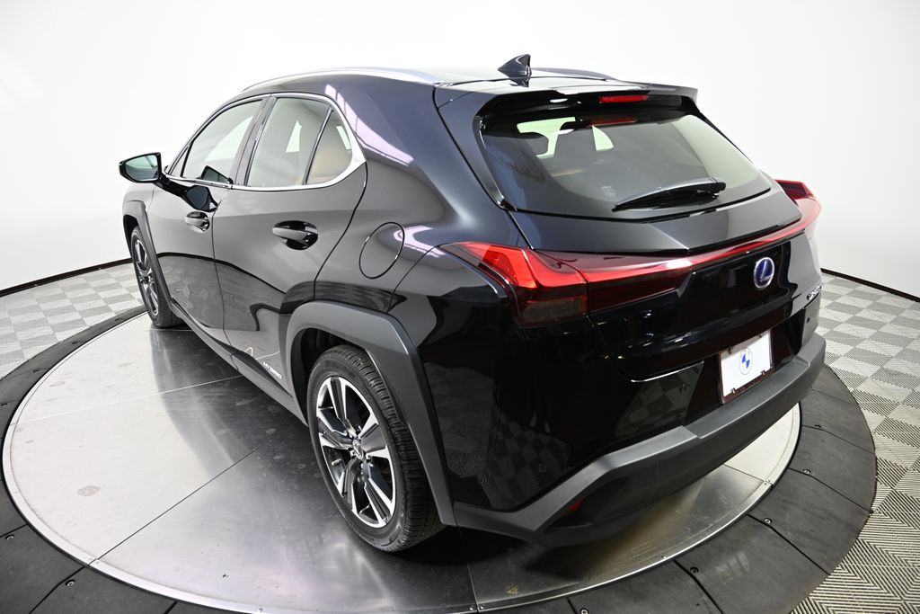 Thumbnail: 2021 Lexus UX - 5