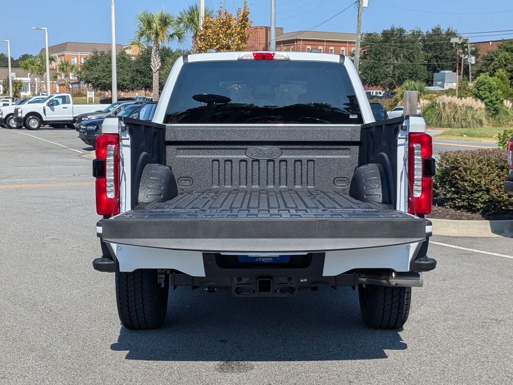 2026 Ford Super Duty F-350 SRW LARIAT