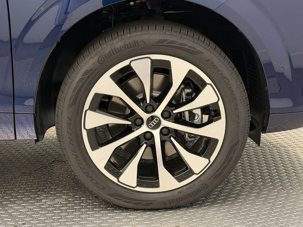 Thumbnail: 2026 Audi Q3 - 12
