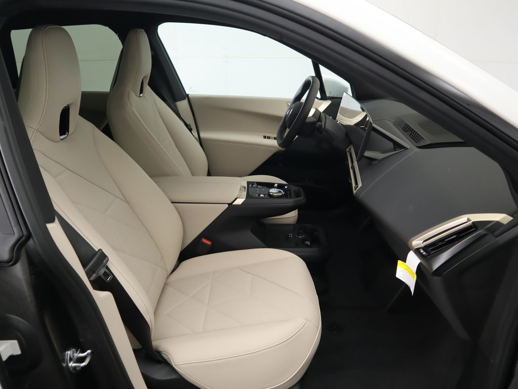 2025 BMW iX xDrive50 21