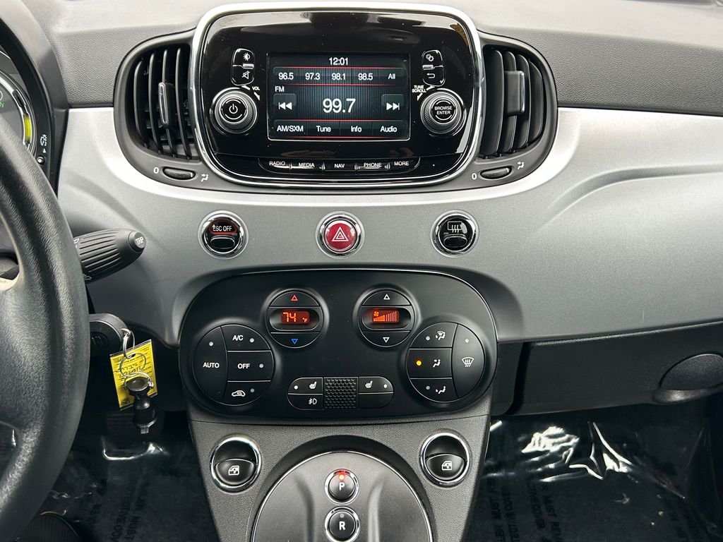 Thumbnail: 2019 Fiat 500e - 23