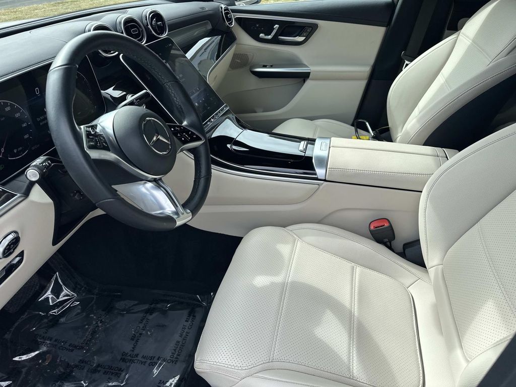 Thumbnail: 2023 Mercedes-Benz GLC - 28