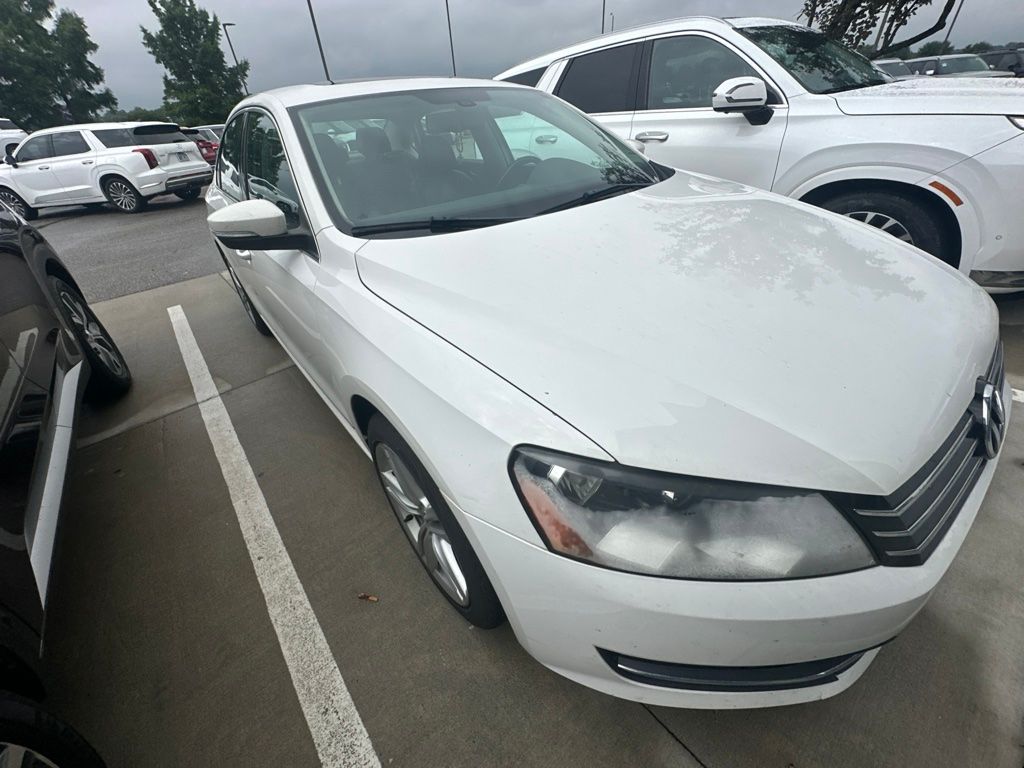 Candy White 2013 Volkswagen Passat Sedan Front-Wheel Drive 6-Speed Dual Clutch