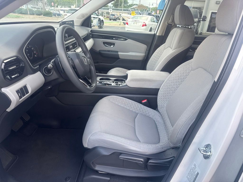Certified Used 2023  Honda LX image 11