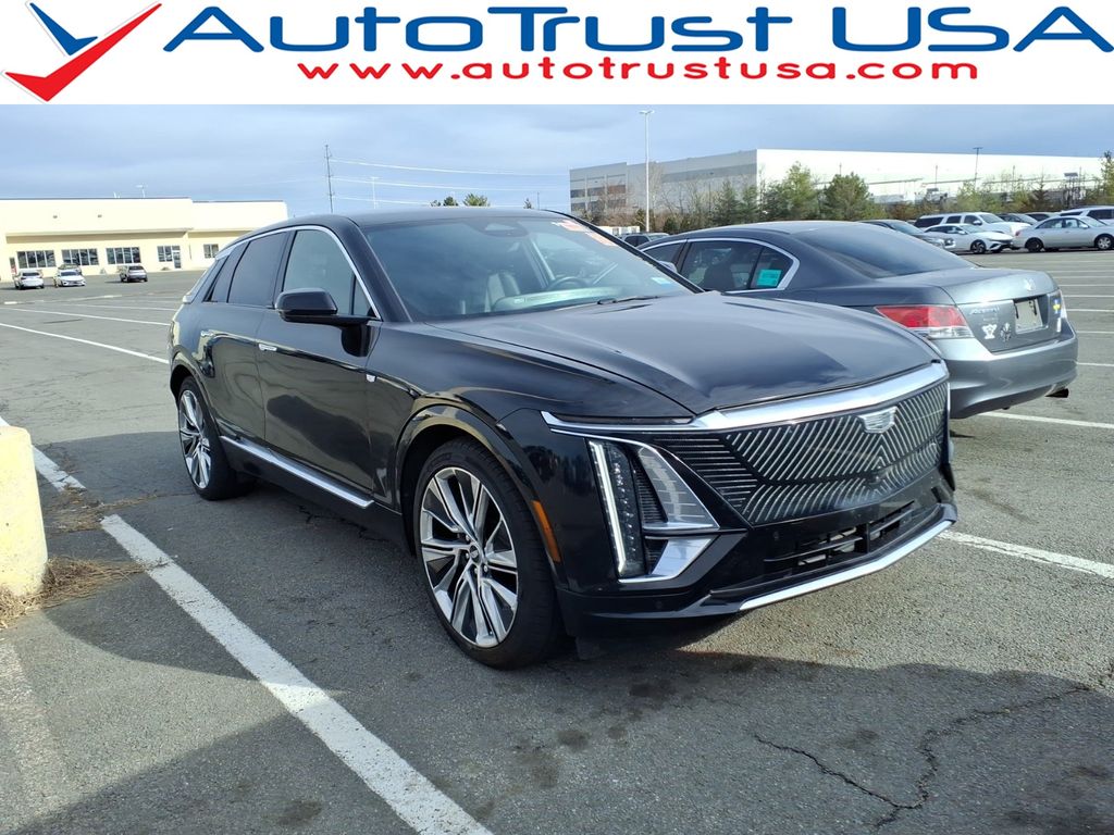 Stellar Black Metallic 2023 Cadillac LYRIQ Luxury AWD SUV / Crossover All-Wheel Drive 1-Speed Dual Clutch
