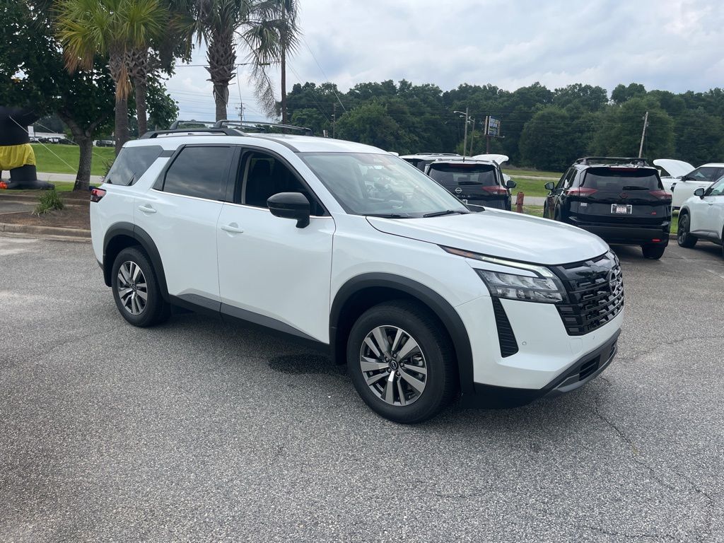 2026 Nissan Pathfinder SL