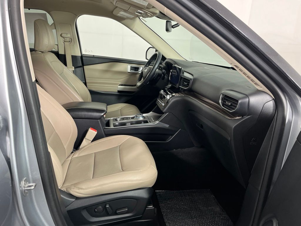 Thumbnail: 2021 Ford Explorer - 7