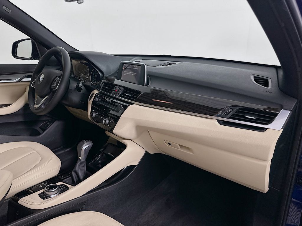 Thumbnail: 2016 BMW X1 - 29