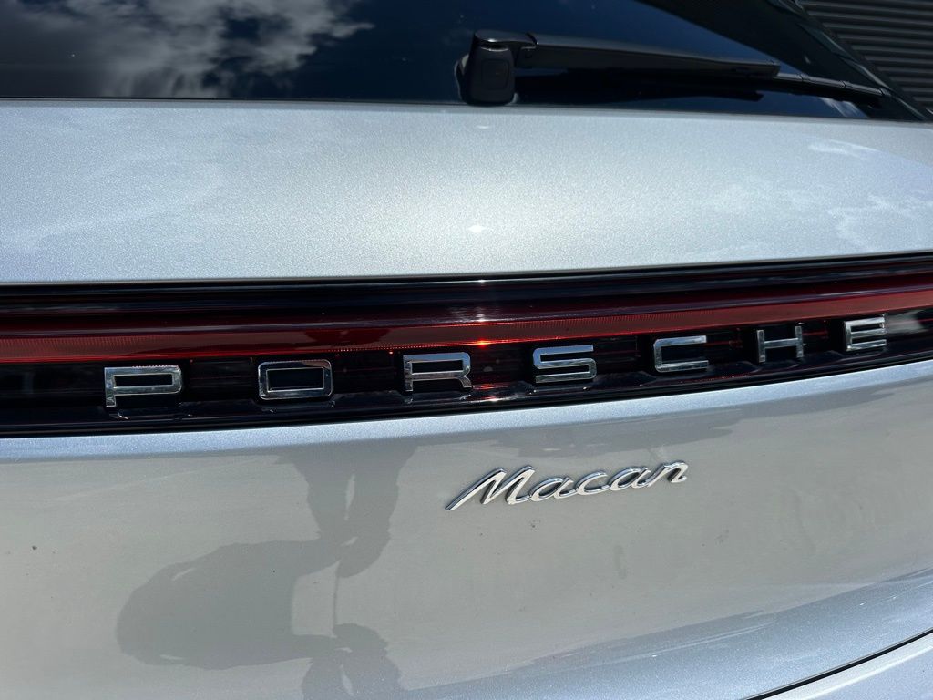 2022 Porsche Macan  11