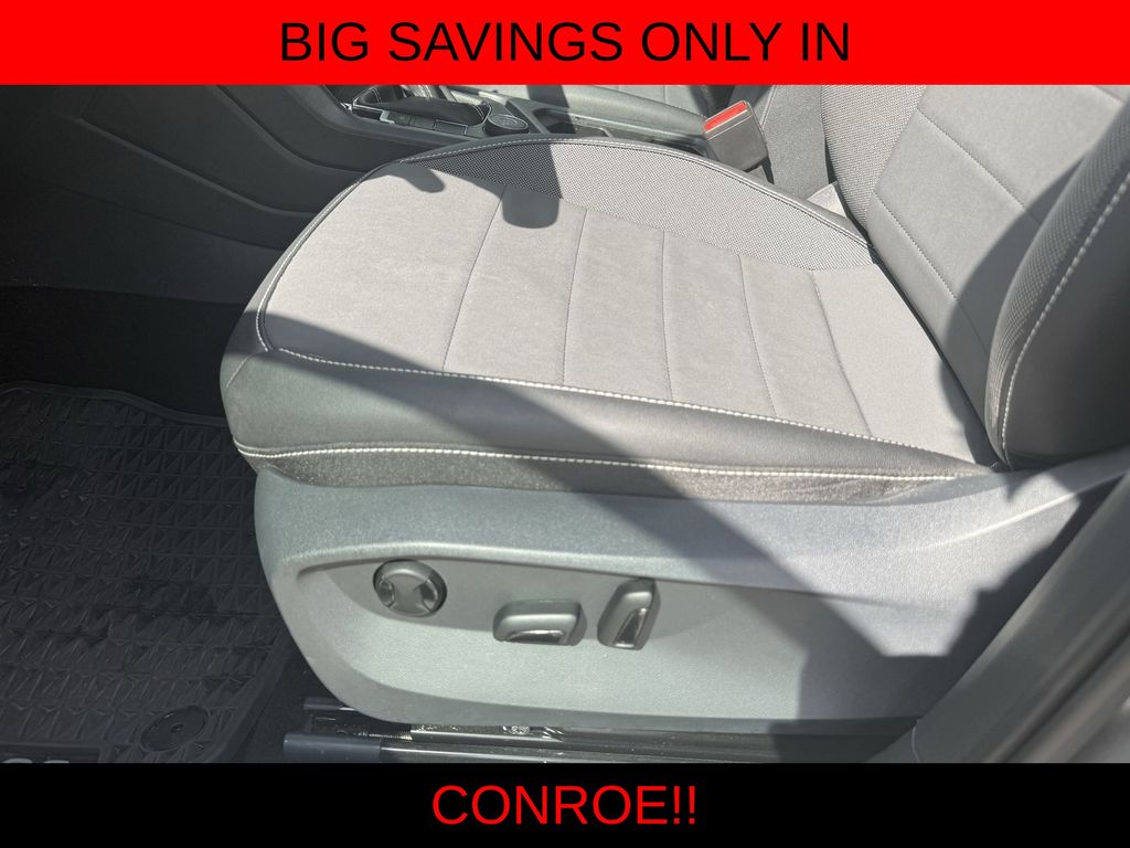 2024 Volkswagen Taos 1.5T SE  at DeMontrond Auto Country