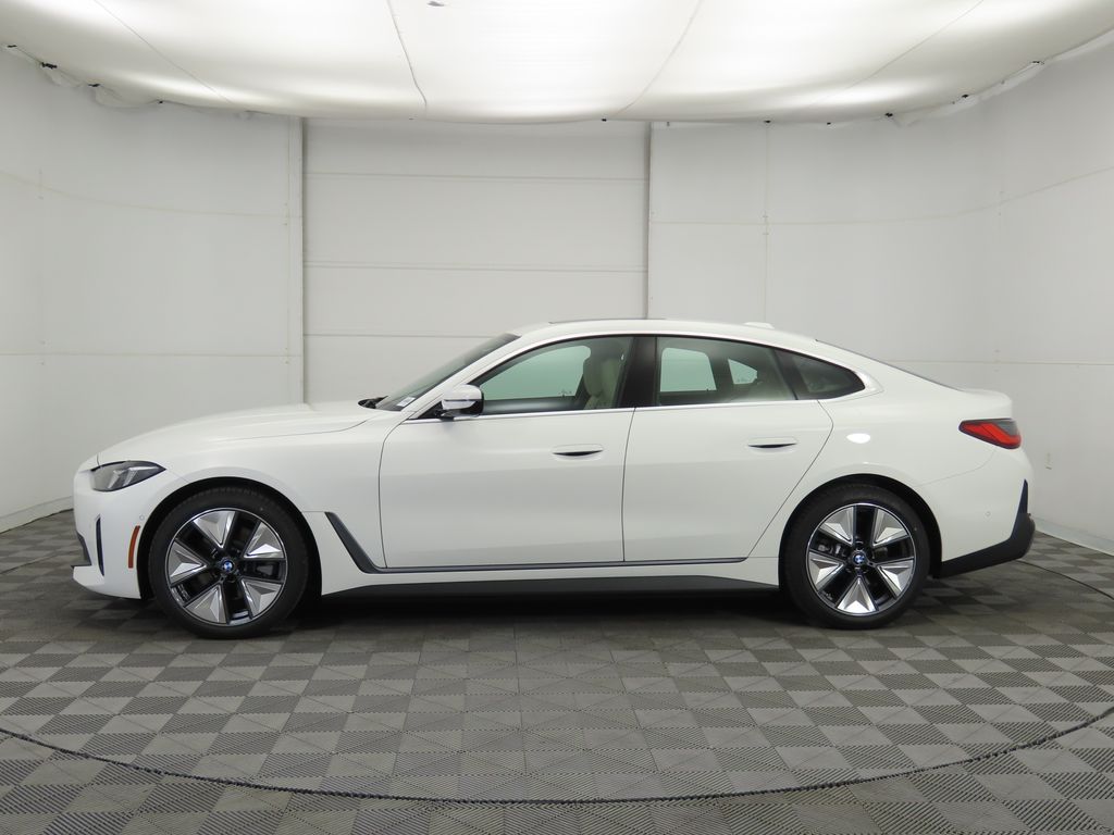 Thumbnail: 2026 BMW i4 - 8