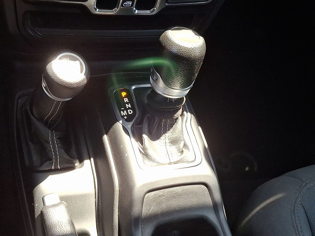 2022 Jeep Wrangler — photo 14