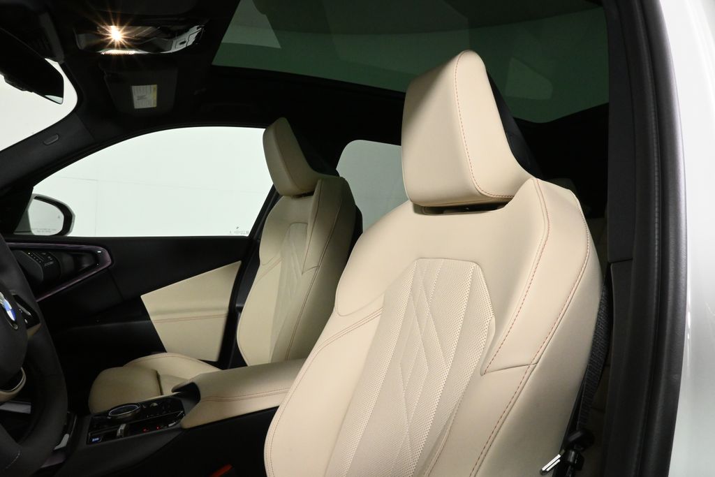 Thumbnail: 2025 BMW X3 - 15