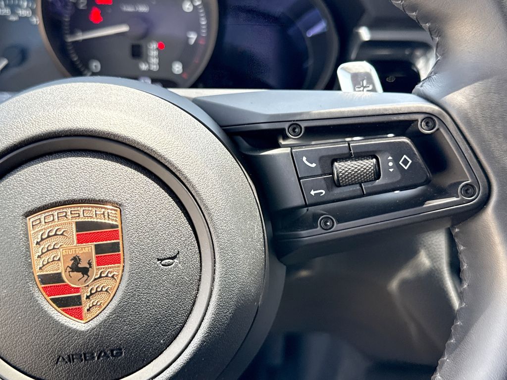 Thumbnail: 2023 Porsche Macan - 27
