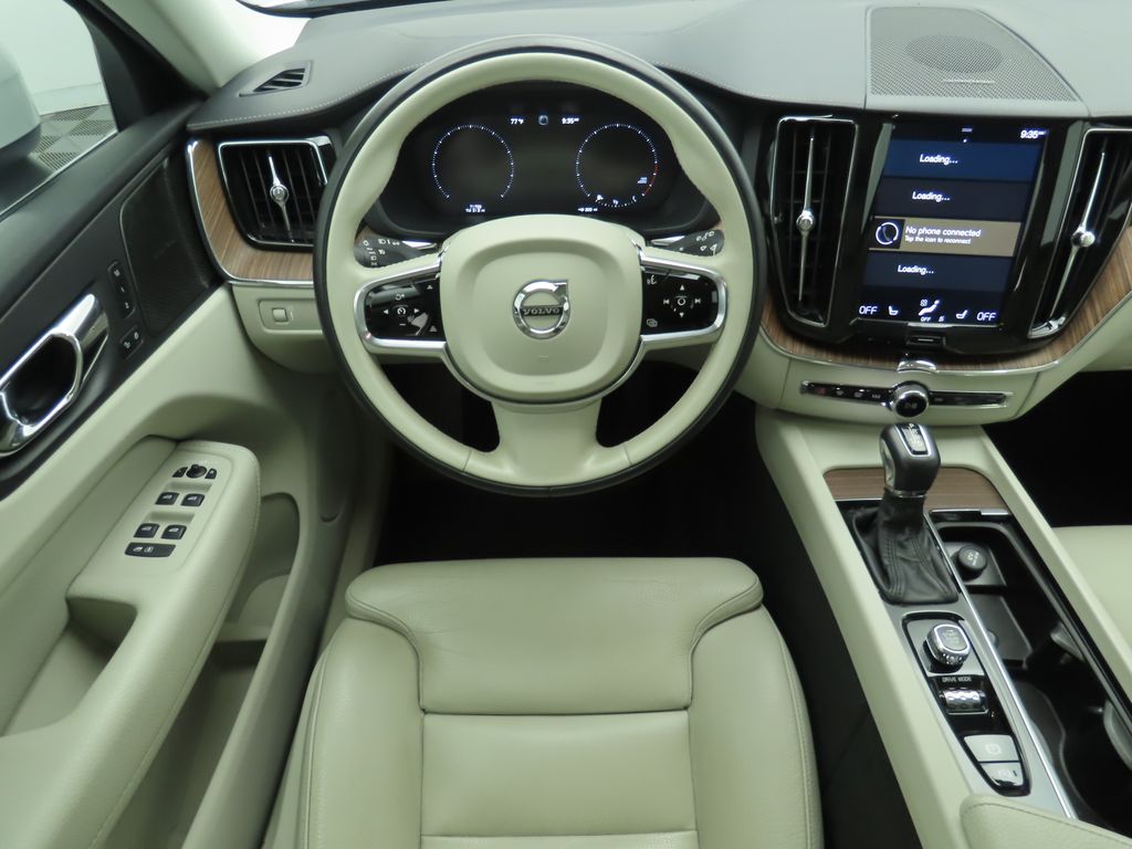 Thumbnail: 2019 Volvo XC60 - 10