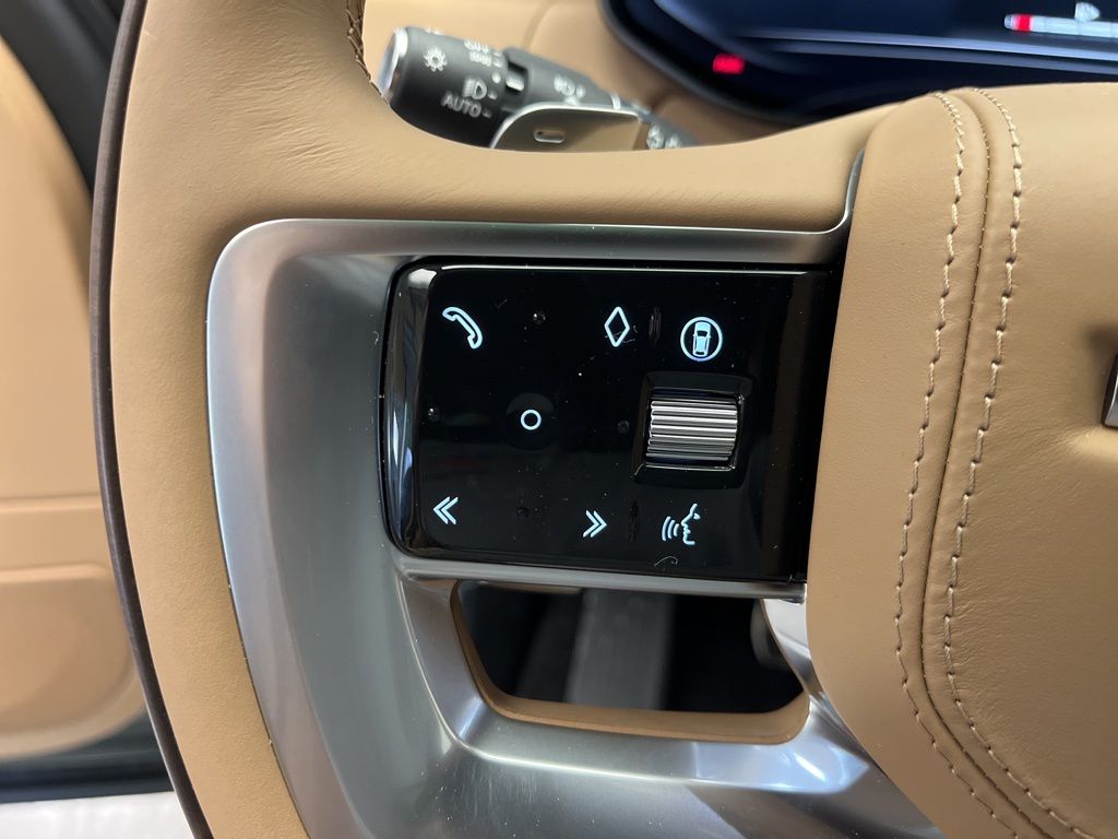 Thumbnail: 2025 Land Rover Range Rover - 15